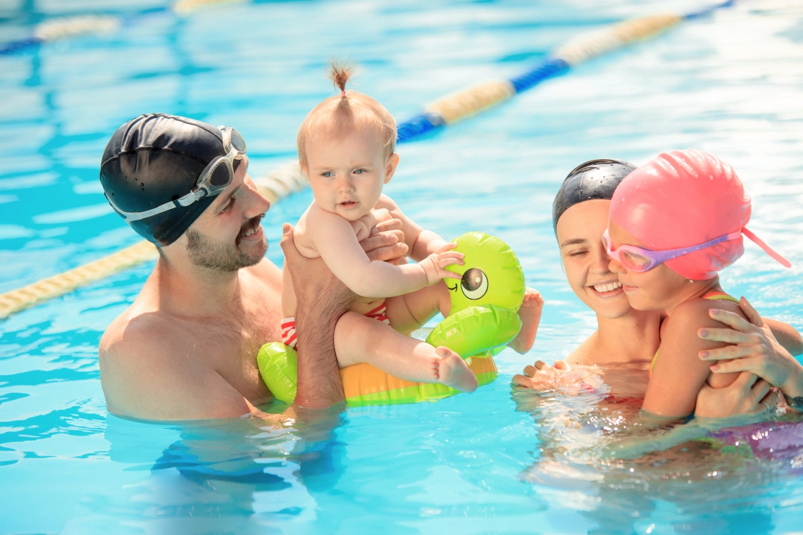 MyCond MSTR / MSPR famille dans la piscine