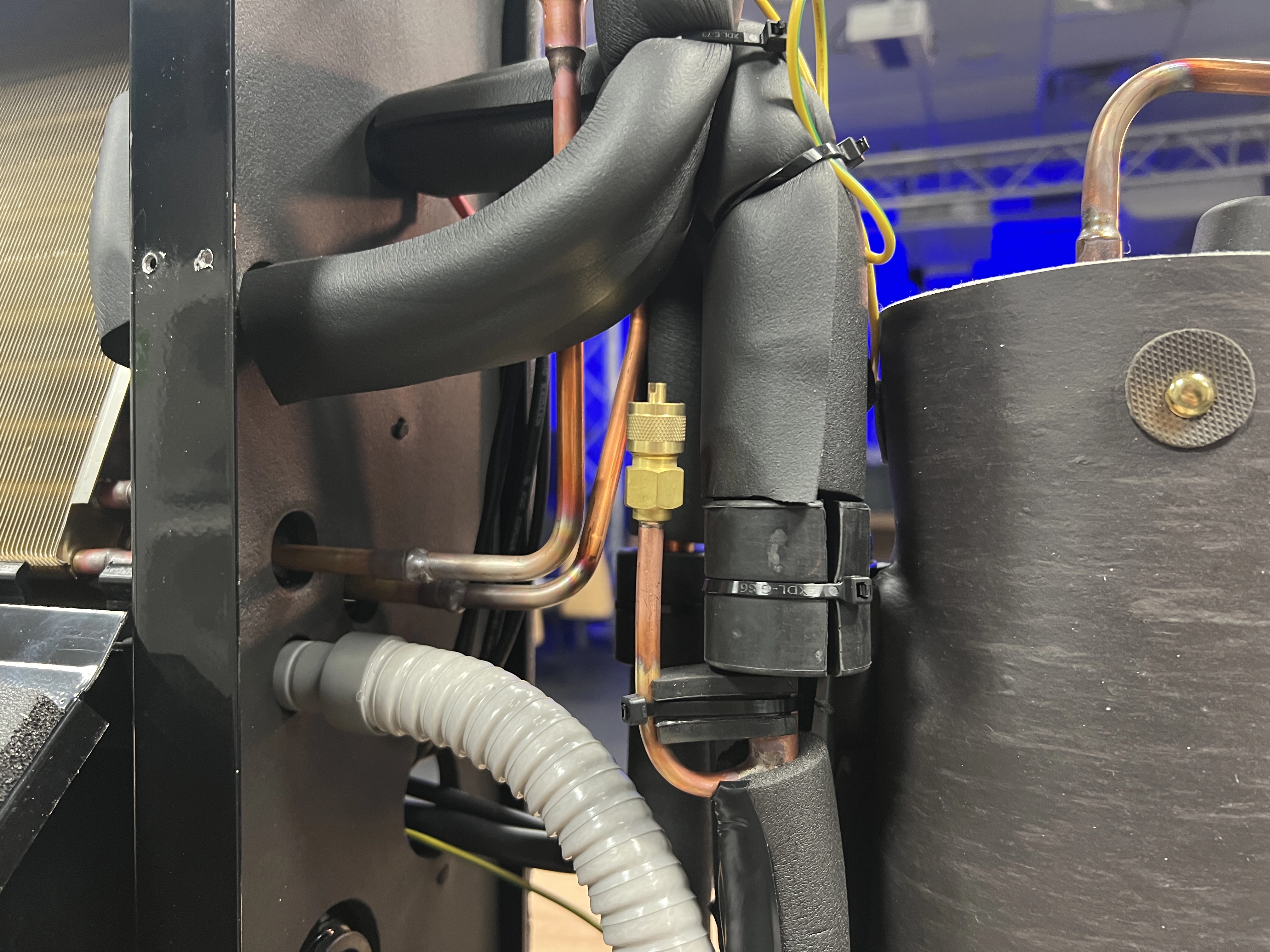 D&eacute;shumidificateur &agrave; canalisation pour piscines protection contre la condensation Mycond MSHAC